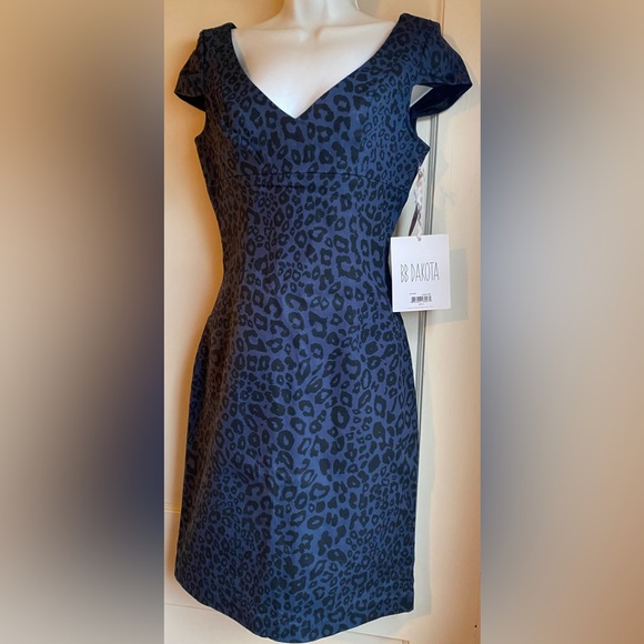 SOLD! BB Dakota Blue Leopard Print Denim “Freye” Dress NWT Sz 6 Retro Rockabilly - Picture 2 of 12